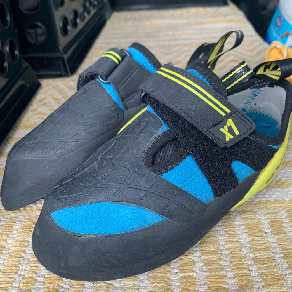 Evolv X1 Rock Climbing Shoe Size 38